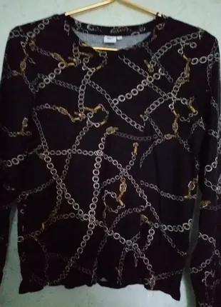Кофточка-блузка с современным узором