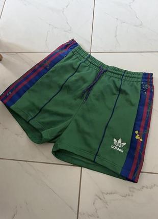 Стилтные шортики adidas s/m