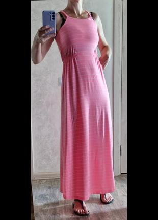 Розовое длинное трикотажное платье сарафан по фигуре1 фото