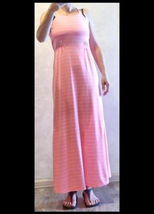 Розовое длинное трикотажное платье сарафан по фигуре3 фото
