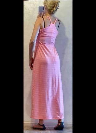 Розовое длинное трикотажное платье сарафан по фигуре4 фото