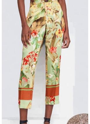 Летние укороченные брюки в цветочный принт zara