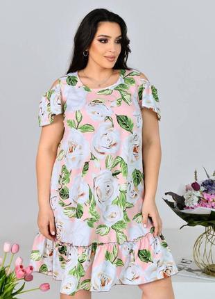 Легкое короткое платье свободного кроя с воланами цветочный принт с рюшей на юбке бежевая розовая пудра платья4 фото