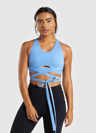 Новый спортивный топ gymshark poise wrap around bralette - malibu blue - s