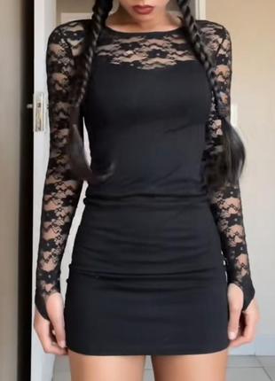 Маленька чорна сукня в стилі уенздей1 фото