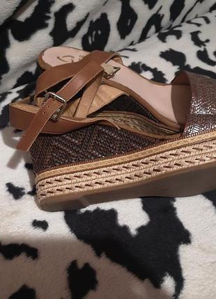 Шкiрянi босонiжки kanna