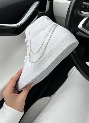 Nike blazer white білі сріблясті жіночі кеди кросівки блейзер найк весна літо осінь женские кеды кроссовки белые серебряные серебристые высокие9 фото