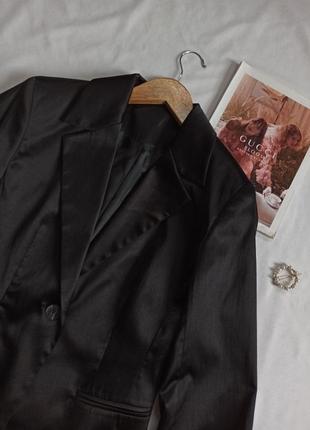 Черный пиджак на одну пуговицу/приталенный/под атлас2 фото