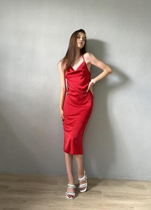 Сукня шовкова червона з відкритою спиною5 фото