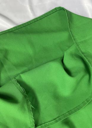 Зеленая юбка-миди на замочке4 фото