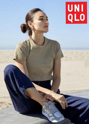 Базовая футболка uniqlo