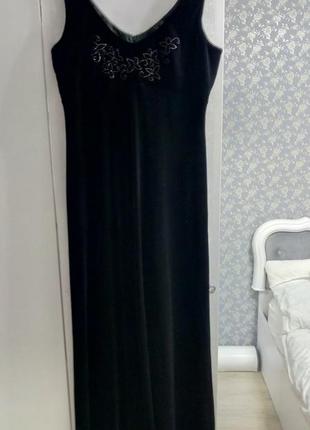 Розкішне оксамитове плаття st.bernard з вишивкою3 фото