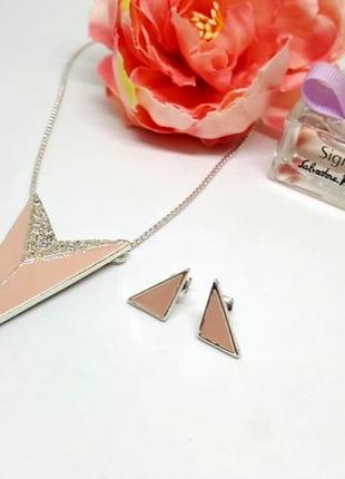Набор: браслет и кулон на цепочке "треугольники" нюдовая пудровая эмаль дания pilgrim10 фото