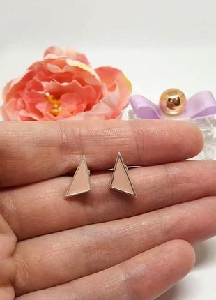 Набор: серьги гвоздики и браслет "треугольники" с нюдовой розовой эмалью дания pilgrim8 фото