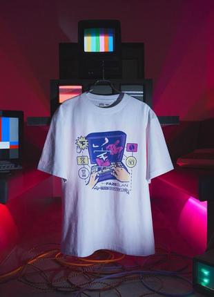 Футболка uniqlo "hyperbeast community center"1 фото