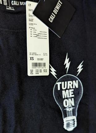 Футболка uniqlo "turn me on" (by cali dewitt)8 фото