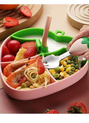 Дитячий посуд силіконовий посуд для дітей секційна тарілка із силікону у вигляді полуниці + прибори + трубочка6 фото