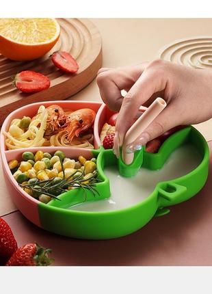 Дитячий посуд силіконовий посуд для дітей секційна тарілка із силікону у вигляді полуниці + прибори + трубочка5 фото
