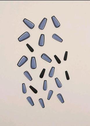 Короткие накладные ногти синего цвета без дизайна2 фото
