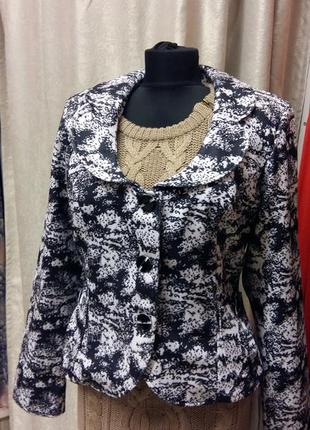 Жіночий жакет
