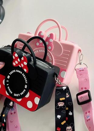 Детская маленькая силиконовая сумочка микки маус  с микки маусом в форме фотоаппарата3 фото