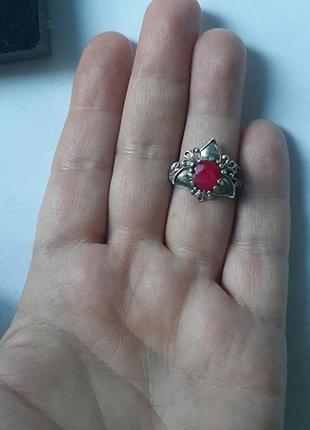 Серебряная кольца с естественным рубином.7 фото