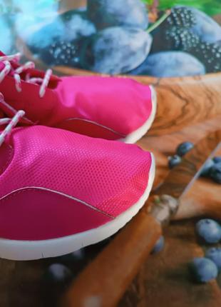 Якісні жіночі кросівки nike kaishi gs рожеві 705492-6002 фото