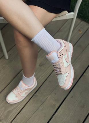 Женские кроссовки в нежном пудровом цвете. nike dunk juicy peach