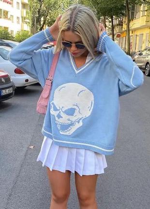 Стильний жіночий светр із черепом у блакитному кольорі xs-s