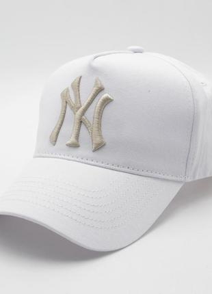 Тракер белый на лето, кепка new york мужская/женская с бежевой вышивкой, бейсболка нью йорк с хлопка 57-58р. топ2 фото