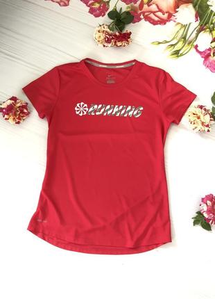 Спортивна футболка