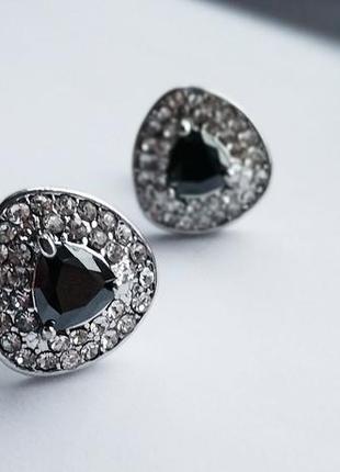 Запонки с черным камнем 35 шт. камней на запонке з чорним каменем камінням трикутні треугольные2 фото