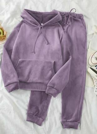 Жіночі велюрові костюми3 фото