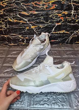 Классные кроссовки nike huarache