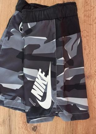 Nike крутые шорты для мальчика для тренировок, занятий спортом, бега 128-137 рост 8-9 лет2 фото