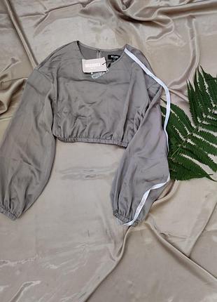 Атласный кроп-топ