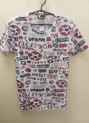 Футболка чоловіча. с-4568. ціна 250 грн. розмір:
xl .