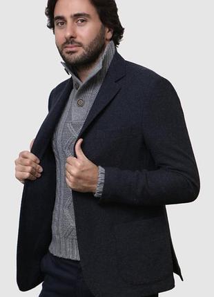 Итальянский свитер с высоким горлом