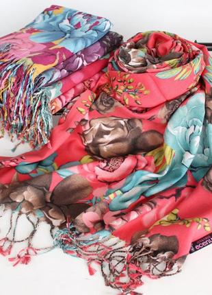 Яркий палантин