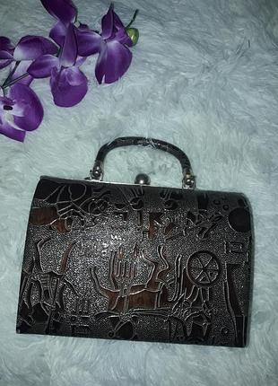 Стильний клатч- сундук коричневого кольору!