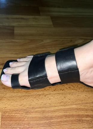 Кожані шльопанці2 фото