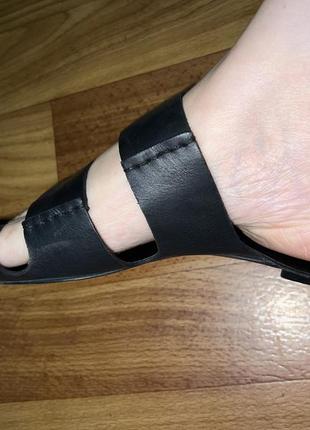 Кожані шльопанці3 фото