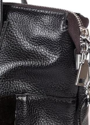 Стильна сумочка з натуральної шкіри чорного кольору з передньою кишенею6 фото