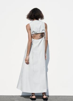 Сукня середньої довжини з вирізом1 фото