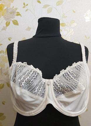 Бюстгальтер 90в