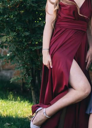 Святкова вечірня елегантна стильна довга сукня з розрізом та на тонких бретелях7 фото