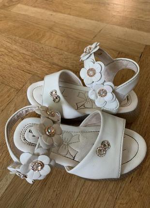 Босоножки детские