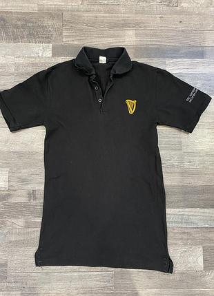 Футболка чорна