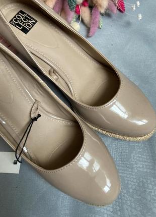 Лаковые кожаные туфли  танкетка в стиле zara clarks5 фото