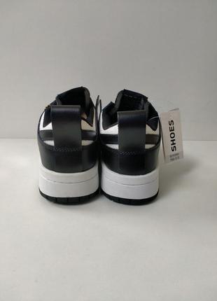 Кросівки nike чорні з білим, натуральна шкіра , на шнурках.
с-4527.ціна-1750грн
розміри:36;37;38;39;40;41.7 фото